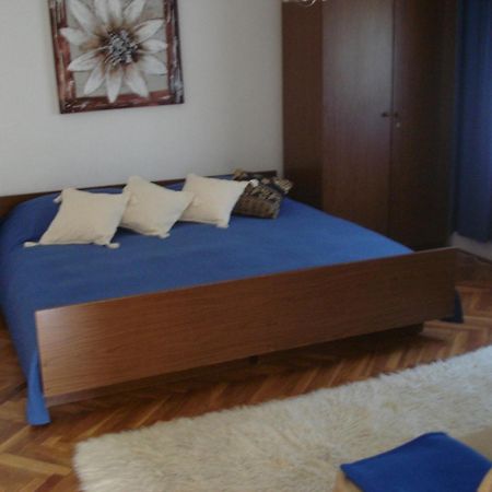 Apartments Xenia เพทรอซาเน ภายนอก รูปภาพ